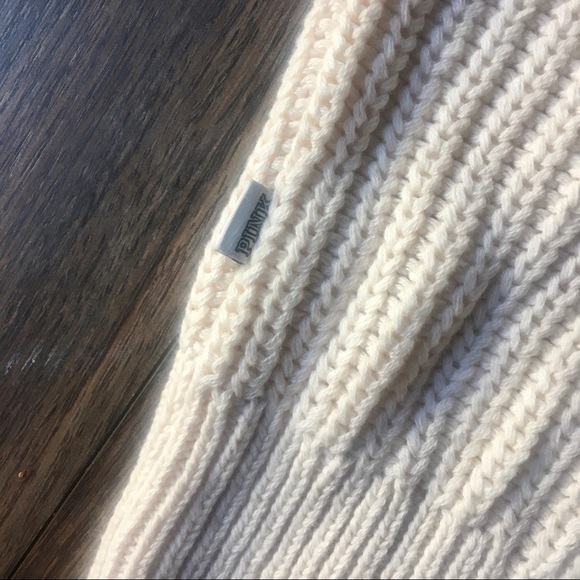 PINK by VS Sweater - Picture 3 of 5